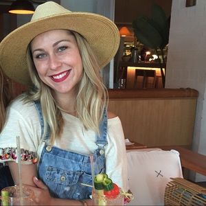 Meet your Posher, Danielle